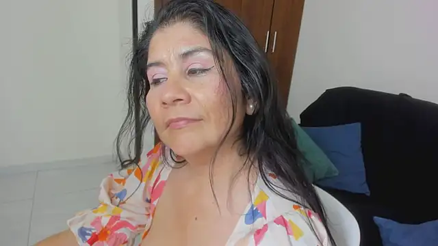 kiraGeiner live