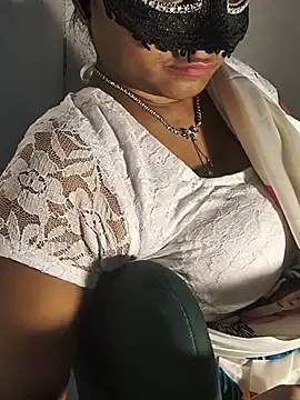 DIRTYSECRET_QUEEN_07 live