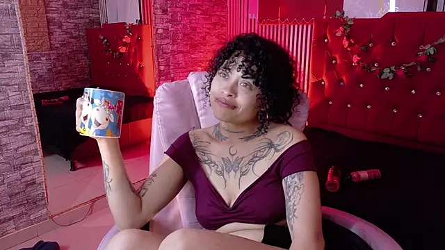 mia_hernnandez live