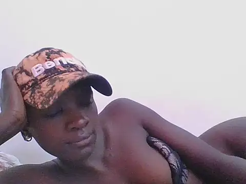 ebonypetite2 live