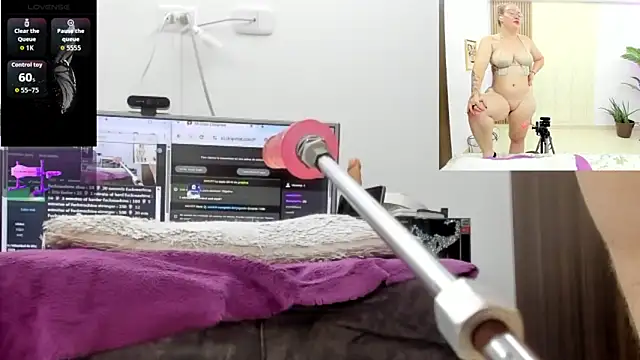 Paulina_Davis_ live