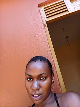 CURVY-CHRISTINE live