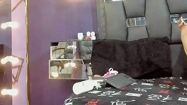 PENELOPELEWISs live