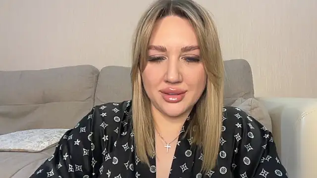 VickyLove047 live