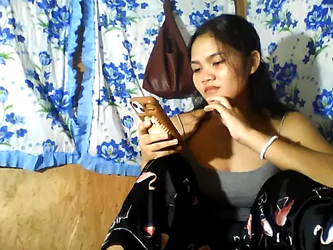 PinaySkinnyJust18 live