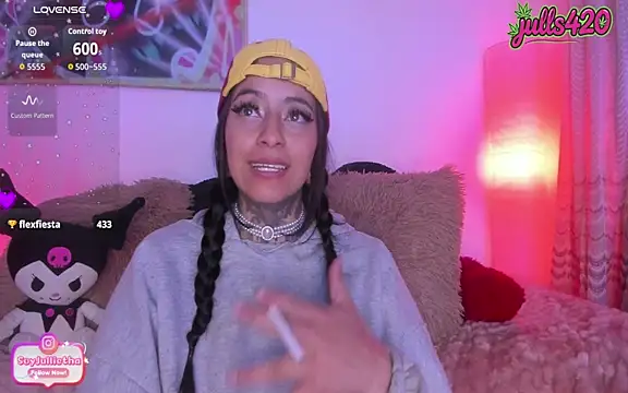 Julls420_ live