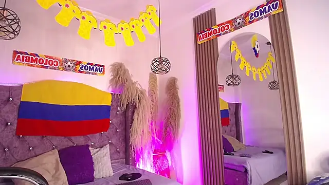 Amara_Davis1 live