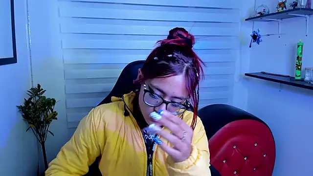 Sara_Red_X live
