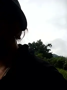 Bling-pusy live