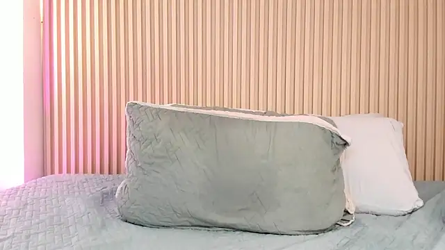 daiana_curly live