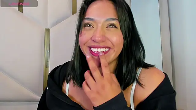 IsabellRodriguez18 live