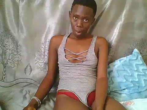 Tish_Leylah live