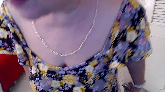 leonela_69 live