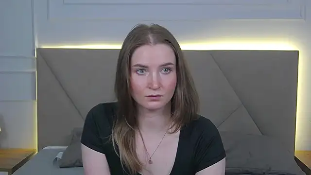 ArianaMilss live