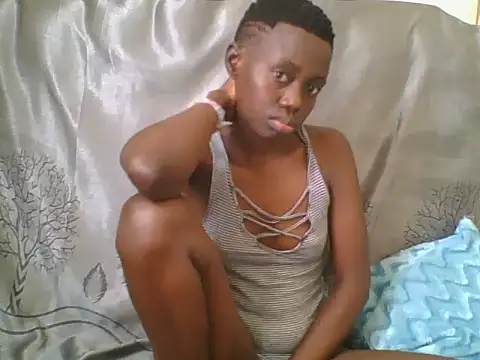 Tish_Leylah live