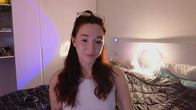 YasmineWest live