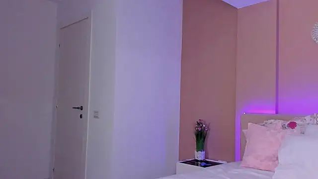 Emily_Sheen live