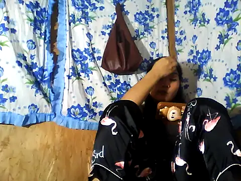 PinaySkinnyJust18 live