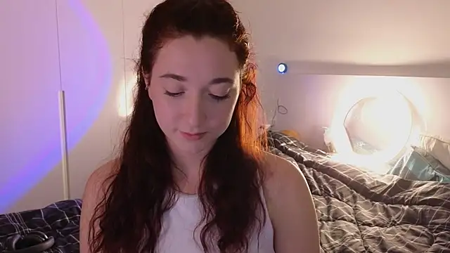 YasmineWest live