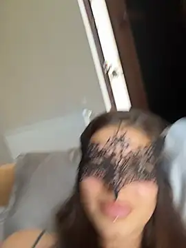 Mia_Cannon live
