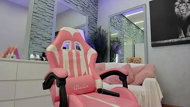 Reina_Cummings live
