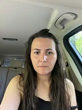 BrunetteNymph live