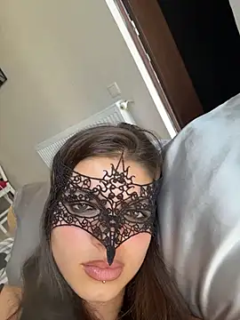 Mia_Cannon live