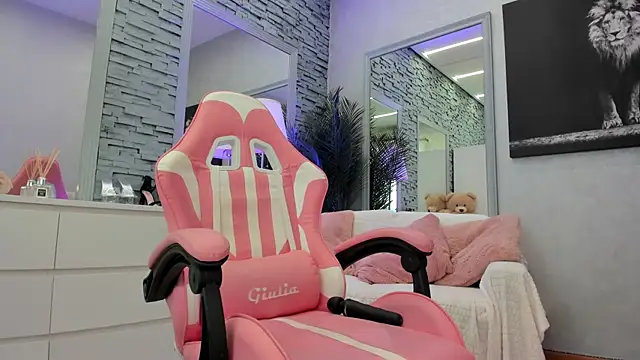Reina_Cummings live