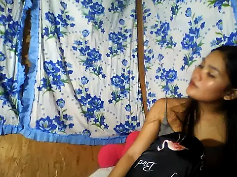 PinaySkinnyJust18 live