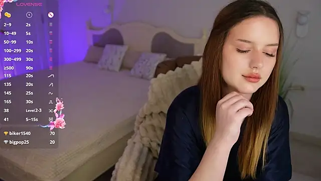 Milana_Moons live