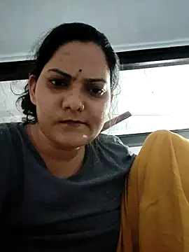 Anushka_Singh0 live