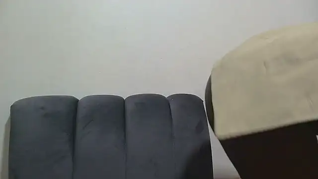 sluttylaura21 live