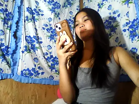 PinaySkinnyJust18 live