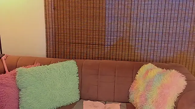 ariana_cross live