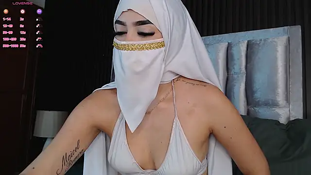 Zahra_milks live
