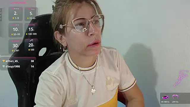 Chayla_Ruiz live