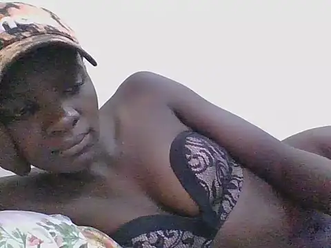 ebonypetite2 live