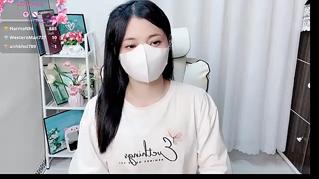 Clover_Nhi live