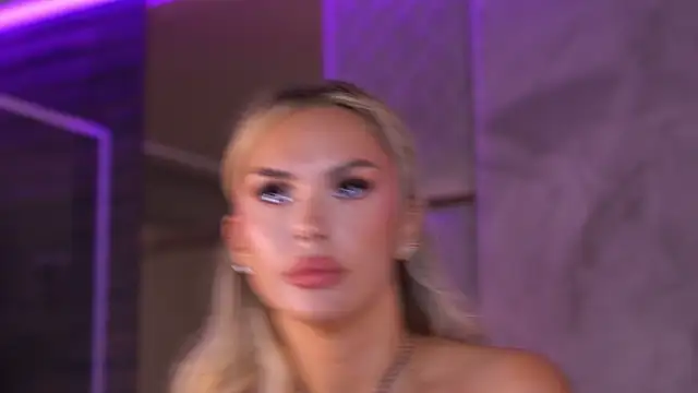 SelenaFrost live