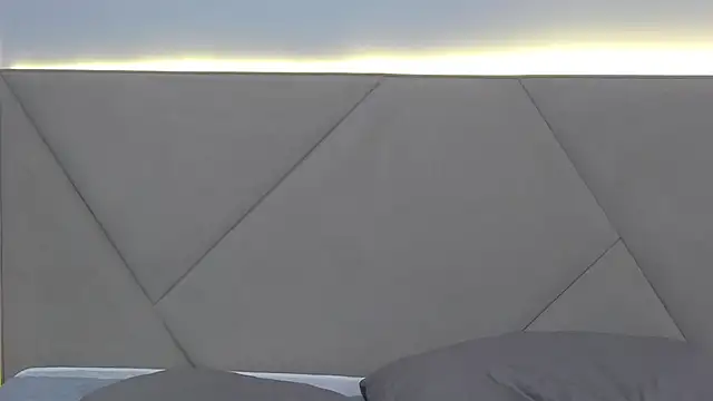ArianaMilss live