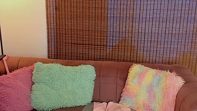 ariana_cross live