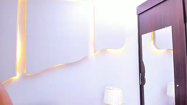 CarlieLyn live