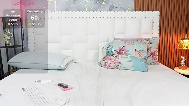 hornybarelylegalgirl live