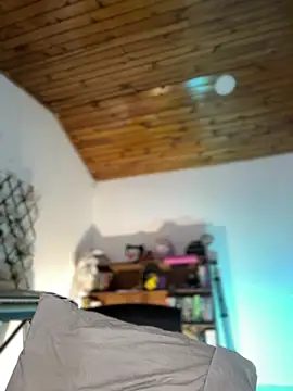 NikkiNix live
