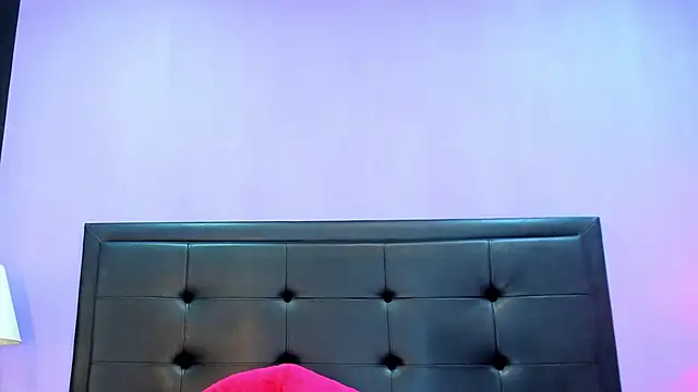 BustyGlow live