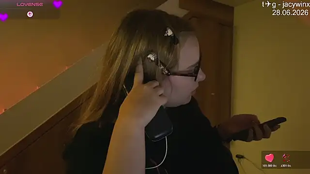 JacyWinslat live