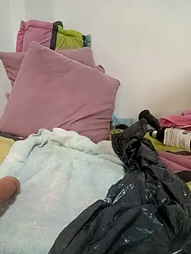 Scarlet_curly8a live