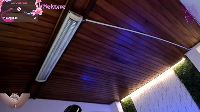 victoria_mooree live