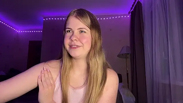 Amy_Maev live