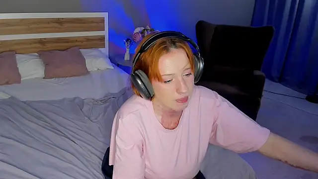 Maya_foxy live